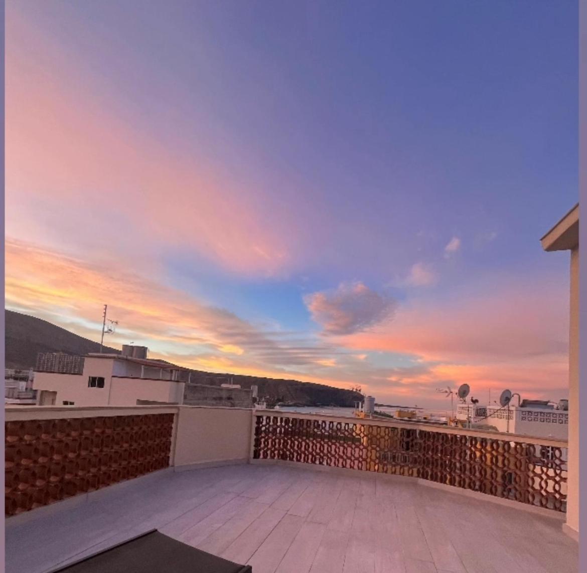 The White Heart House - Attic Sea View Apartment Los Cristianos  Ngoại thất bức ảnh